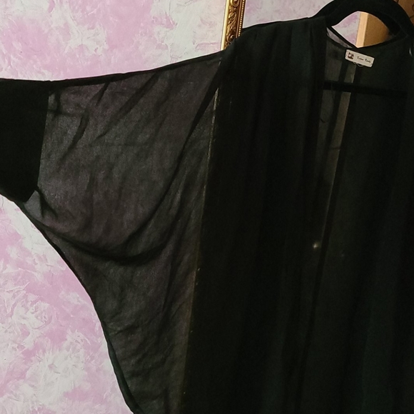 Capes - Picture 4 of 5